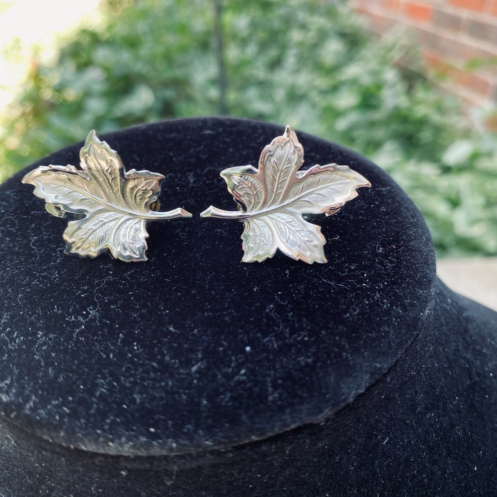 Vintage Silver Tone Maple Leaf Clip On Earrings Signed Cora